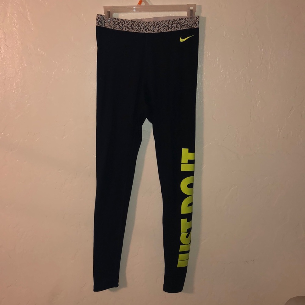Black leggings